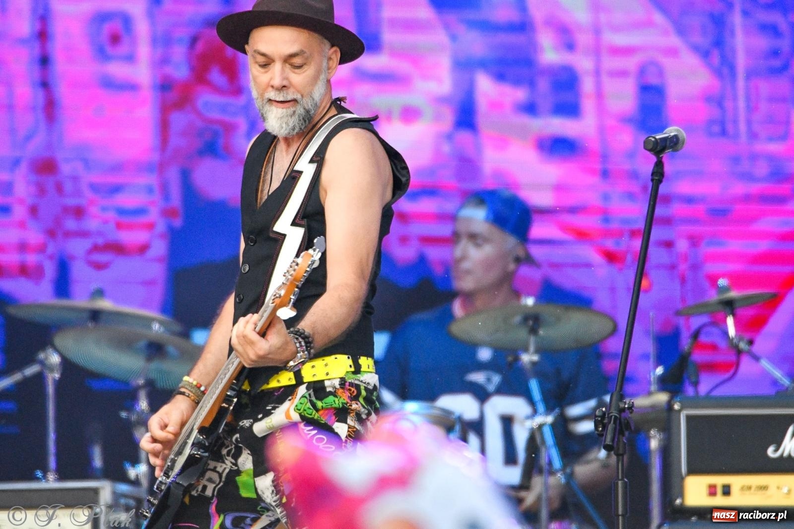 Zdjęcie w galerii na portalu naszraciborz.pl: Wielkie show Telewizji Polskiej w Raciborzu. Te gwiazdy rozgrzały publiczność wiadomości z regionu