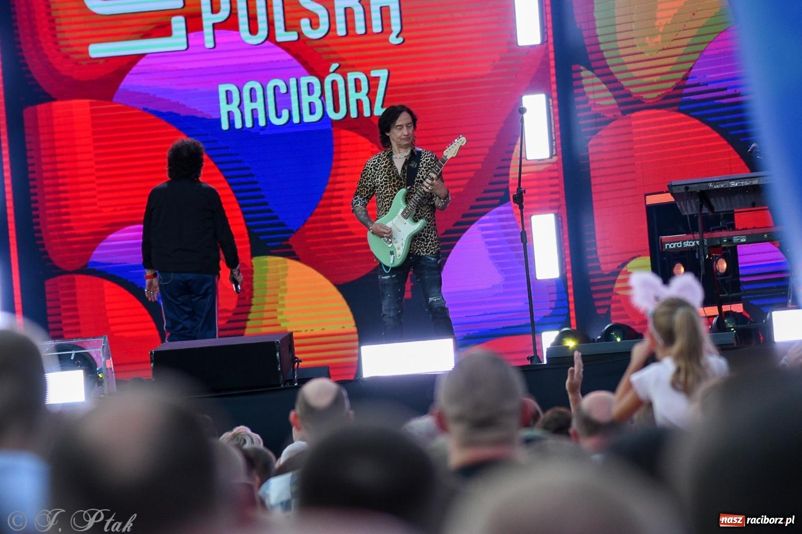 Zdjęcie w galerii na portalu naszraciborz.pl: Wielkie show Telewizji Polskiej w Raciborzu. Te gwiazdy rozgrzały publiczność wiadomości z regionu