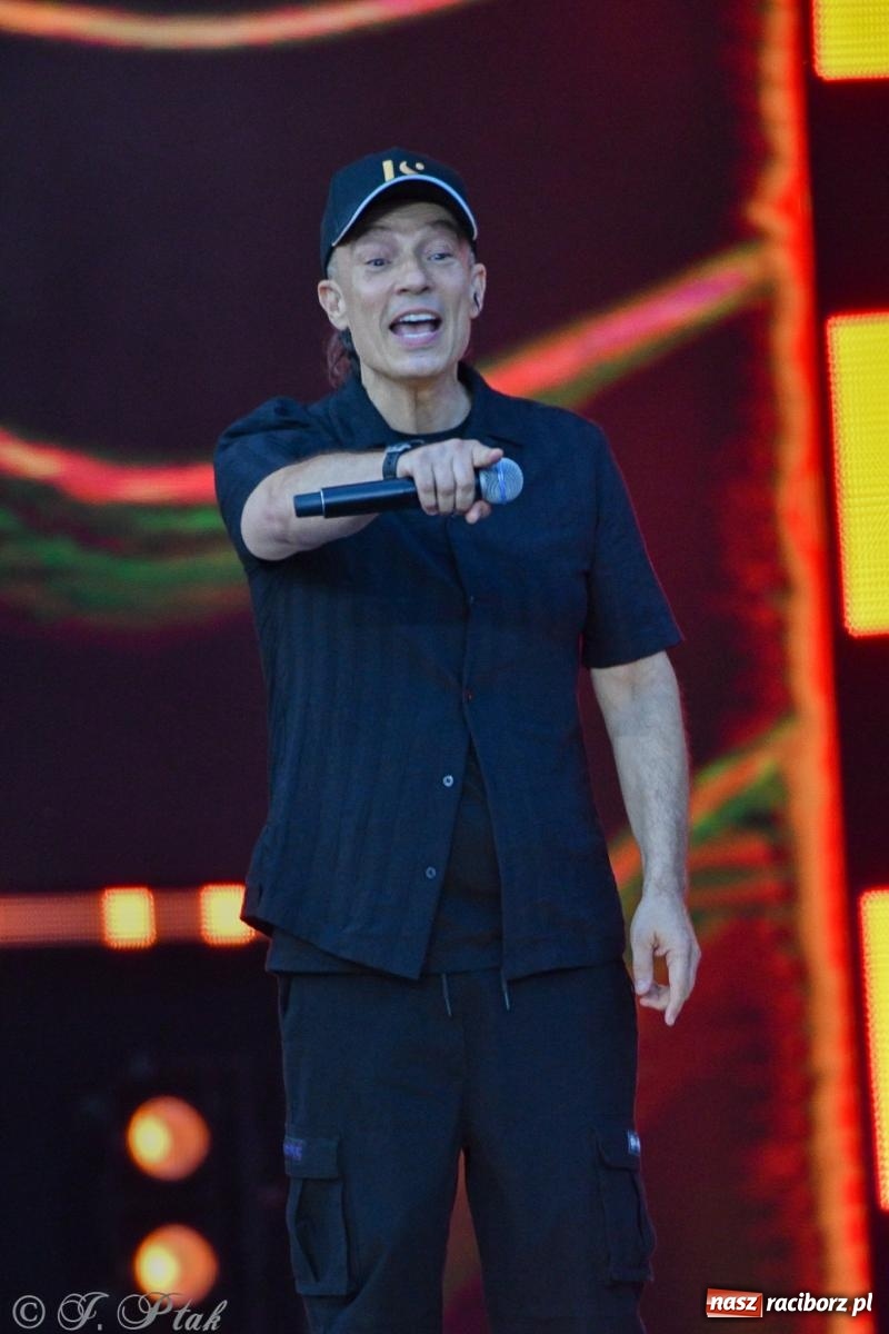 Zdjęcie w galerii na portalu naszraciborz.pl: Wielkie show Telewizji Polskiej w Raciborzu. Te gwiazdy rozgrzały publiczność wiadomości z regionu