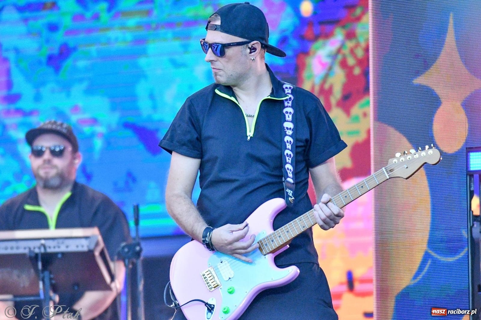 Zdjęcie w galerii na portalu naszraciborz.pl: Wielkie show Telewizji Polskiej w Raciborzu. Te gwiazdy rozgrzały publiczność wiadomości z regionu