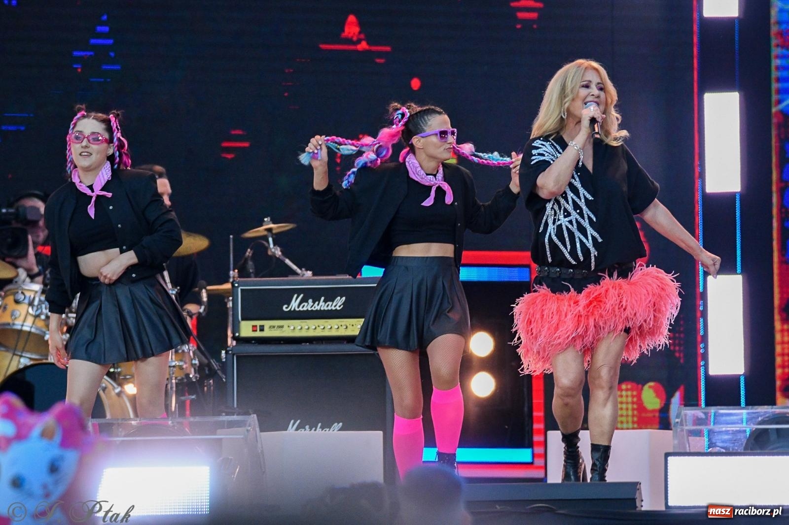 Zdjęcie w galerii na portalu naszraciborz.pl: Wielkie show Telewizji Polskiej w Raciborzu. Te gwiazdy rozgrzały publiczność wiadomości z regionu