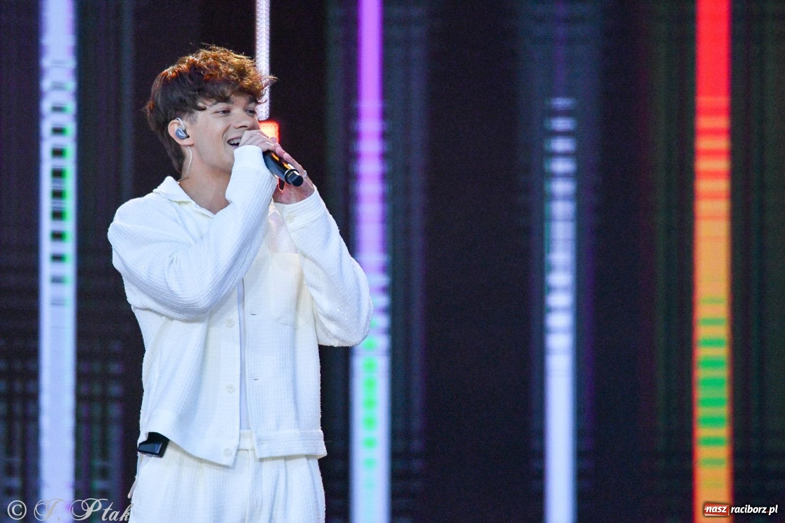 Zdjęcie w galerii na portalu naszraciborz.pl: Wielkie show Telewizji Polskiej w Raciborzu. Te gwiazdy rozgrzały publiczność wiadomości z regionu