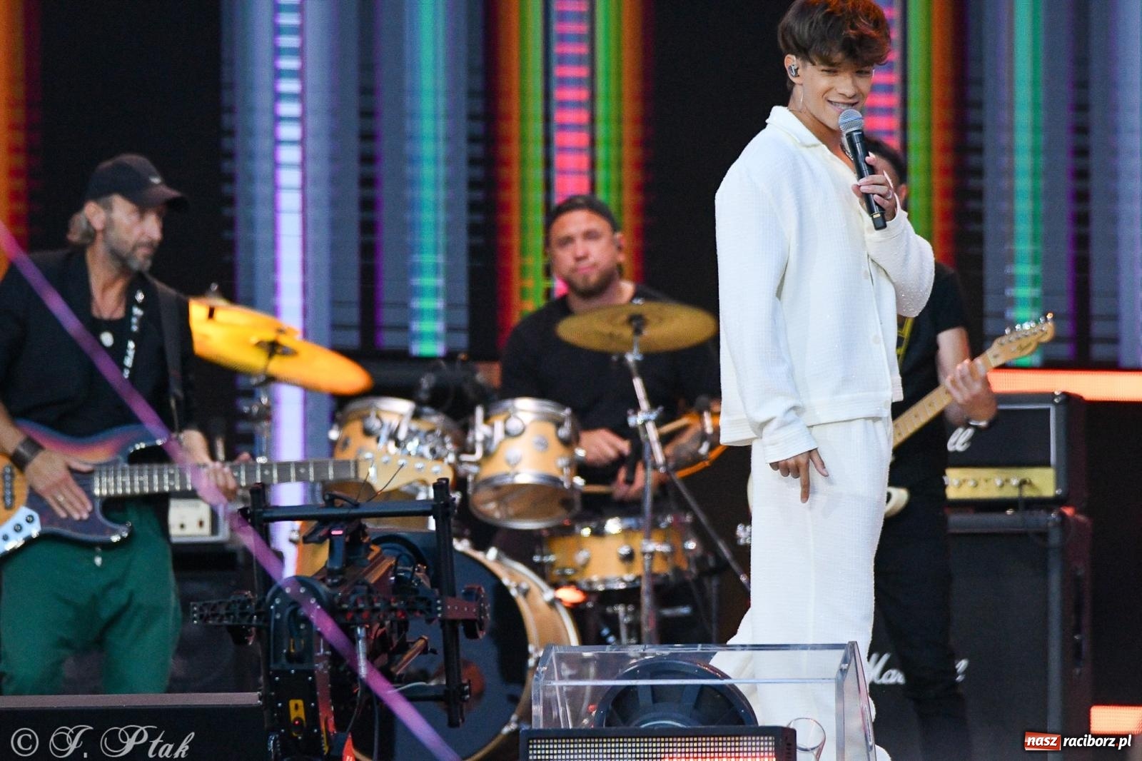 Zdjęcie w galerii na portalu naszraciborz.pl: Wielkie show Telewizji Polskiej w Raciborzu. Te gwiazdy rozgrzały publiczność wiadomości z regionu