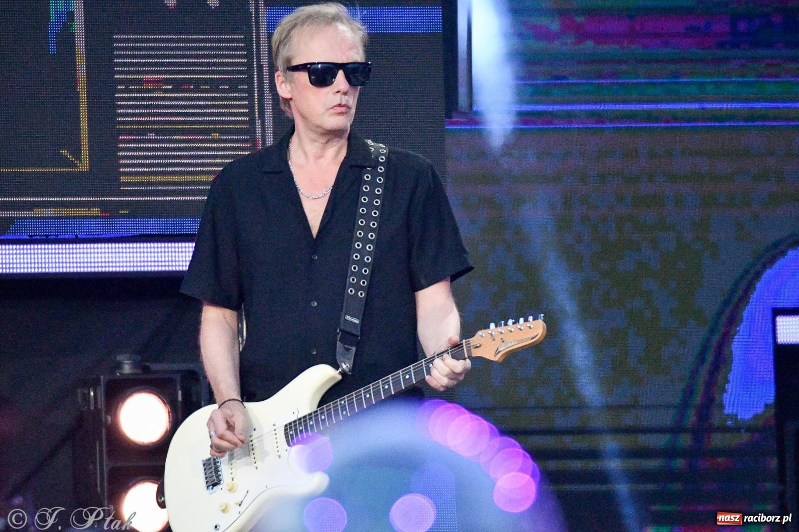 Zdjęcie w galerii na portalu naszraciborz.pl: Wielkie show Telewizji Polskiej w Raciborzu. Te gwiazdy rozgrzały publiczność wiadomości z regionu