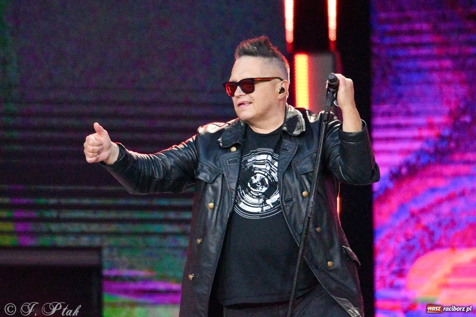 Zdjęcie w galerii na portalu naszraciborz.pl: Wielkie show Telewizji Polskiej w Raciborzu. Te gwiazdy rozgrzały publiczność wiadomości z regionu