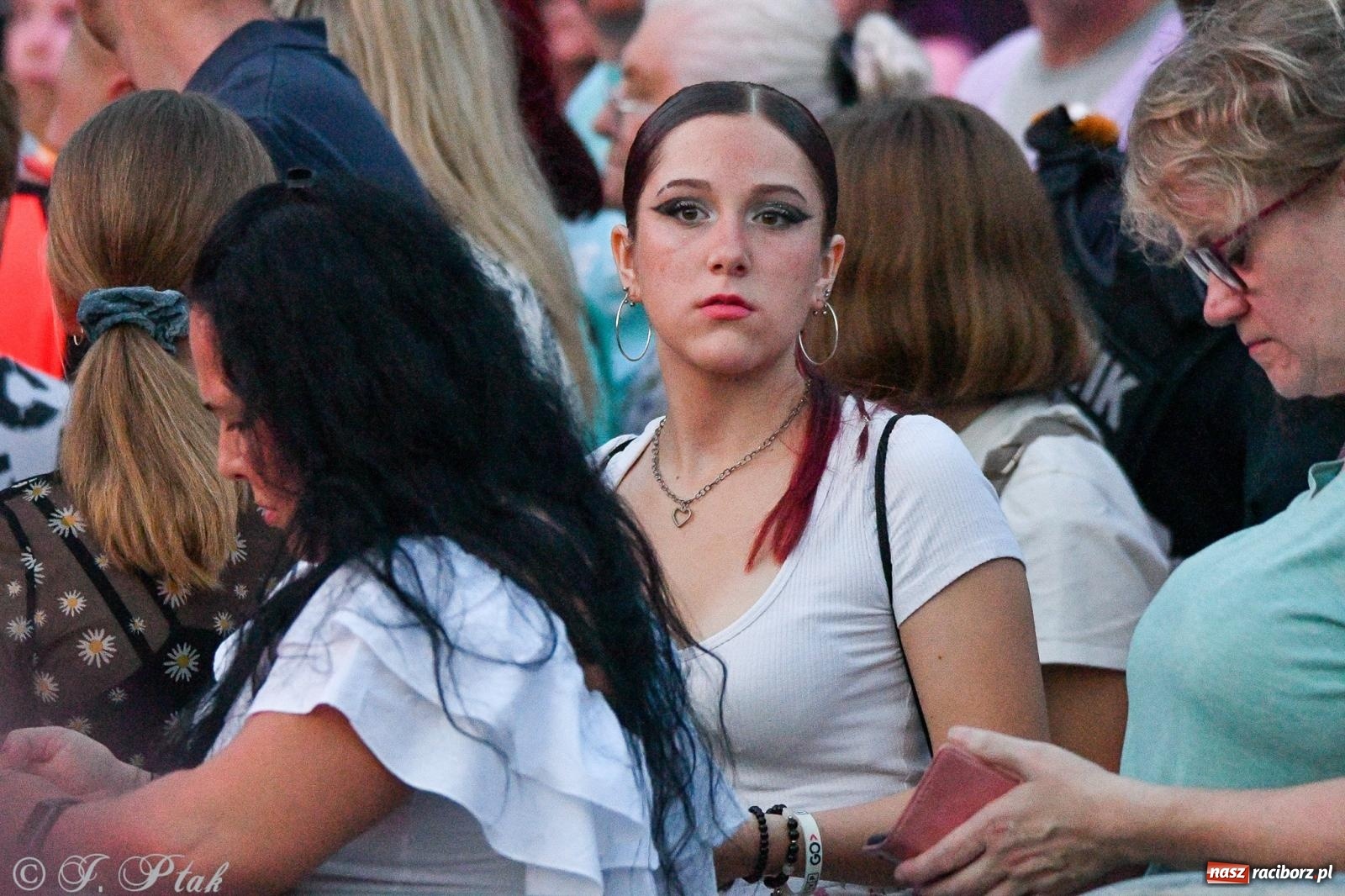 Zdjęcie w galerii na portalu naszraciborz.pl: Wielkie show Telewizji Polskiej w Raciborzu. Te gwiazdy rozgrzały publiczność wiadomości z regionu