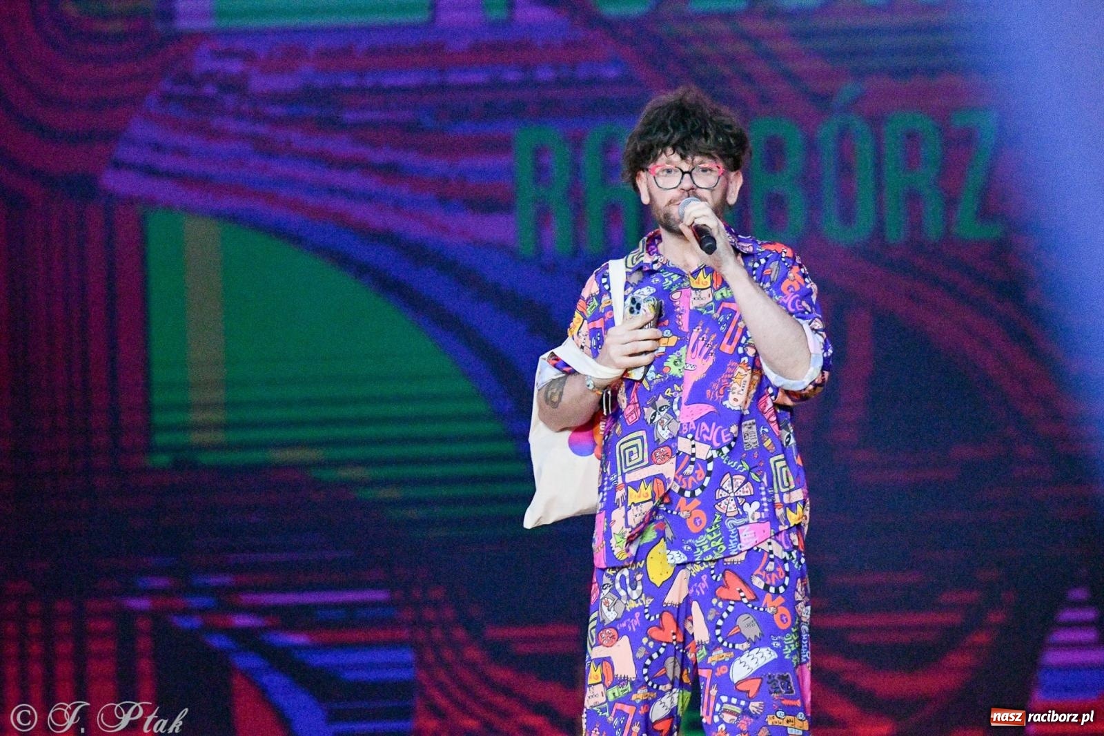 Zdjęcie w galerii na portalu naszraciborz.pl: Wielkie show Telewizji Polskiej w Raciborzu. Te gwiazdy rozgrzały publiczność wiadomości z regionu