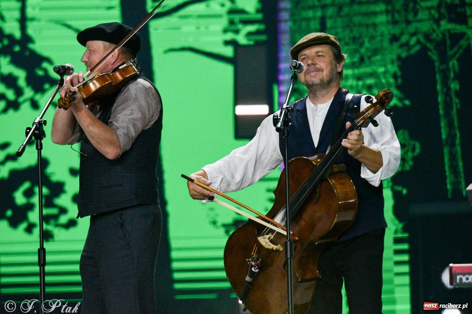 Zdjęcie w galerii na portalu naszraciborz.pl: Wielkie show Telewizji Polskiej w Raciborzu. Te gwiazdy rozgrzały publiczność wiadomości z regionu