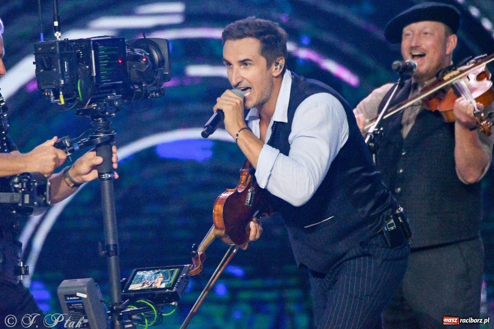 Zdjęcie w galerii na portalu naszraciborz.pl: Wielkie show Telewizji Polskiej w Raciborzu. Te gwiazdy rozgrzały publiczność wiadomości z regionu