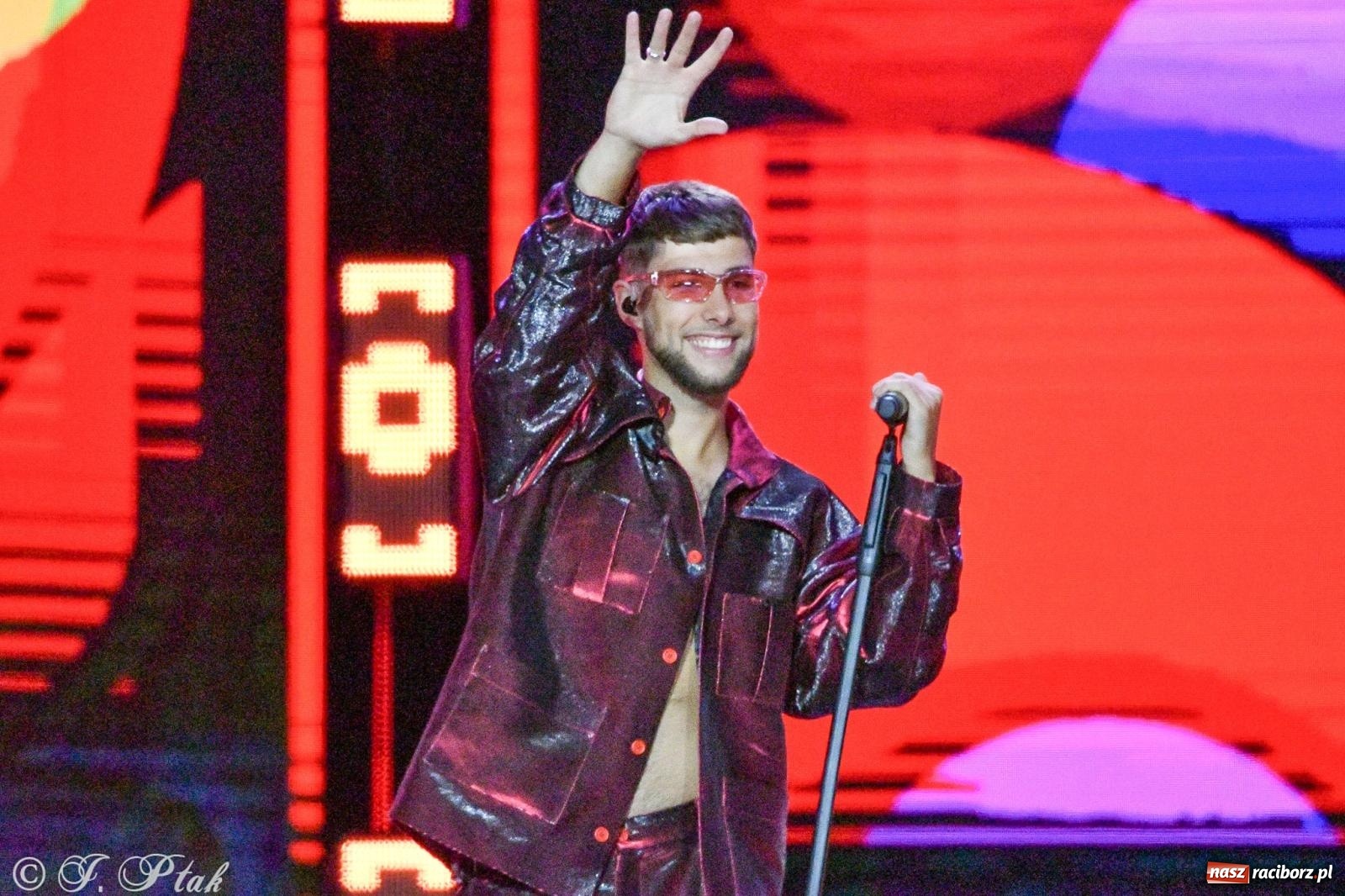 Zdjęcie w galerii na portalu naszraciborz.pl: Wielkie show Telewizji Polskiej w Raciborzu. Te gwiazdy rozgrzały publiczność wiadomości z regionu