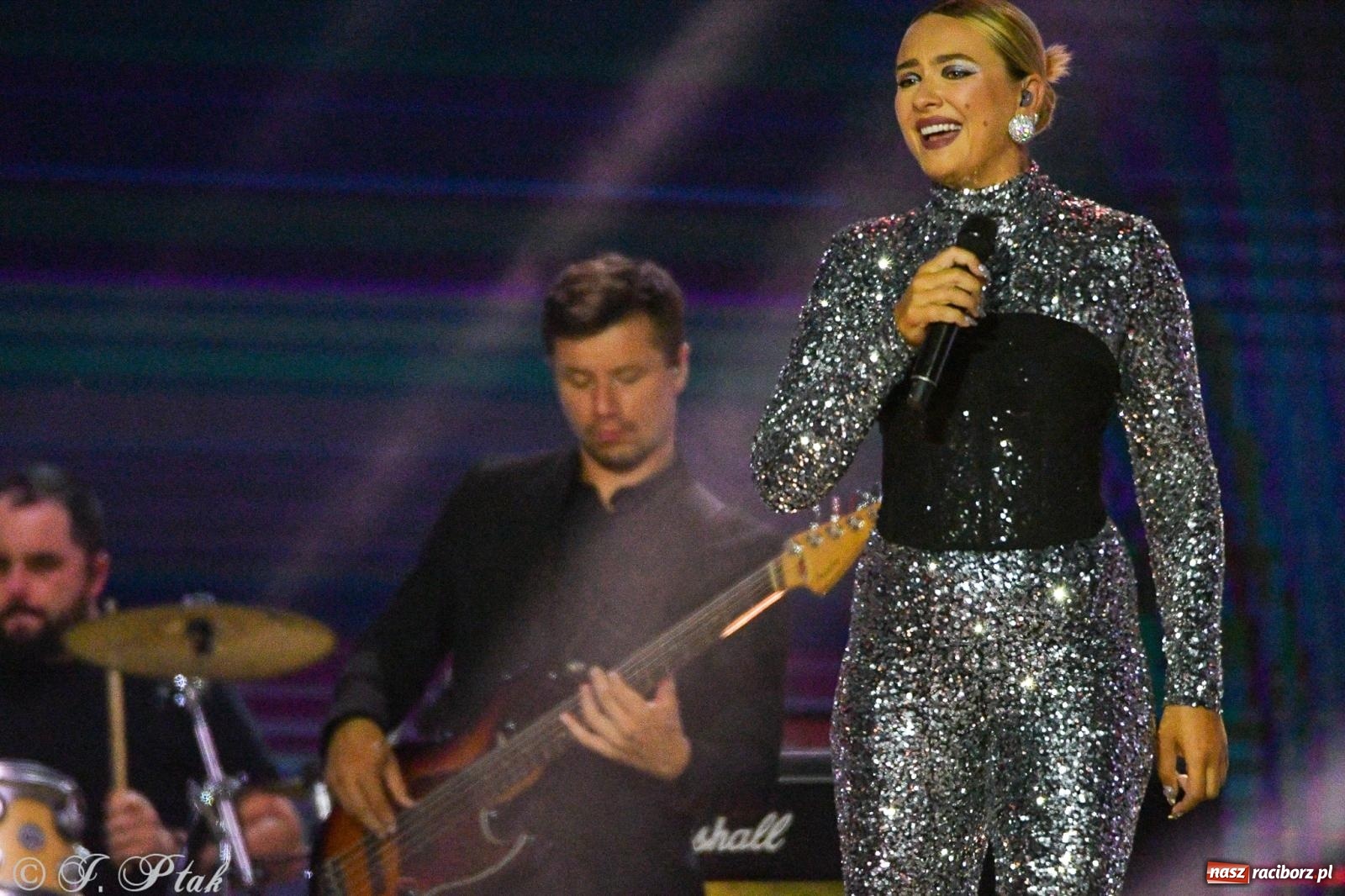 Zdjęcie w galerii na portalu naszraciborz.pl: Wielkie show Telewizji Polskiej w Raciborzu. Te gwiazdy rozgrzały publiczność wiadomości z regionu