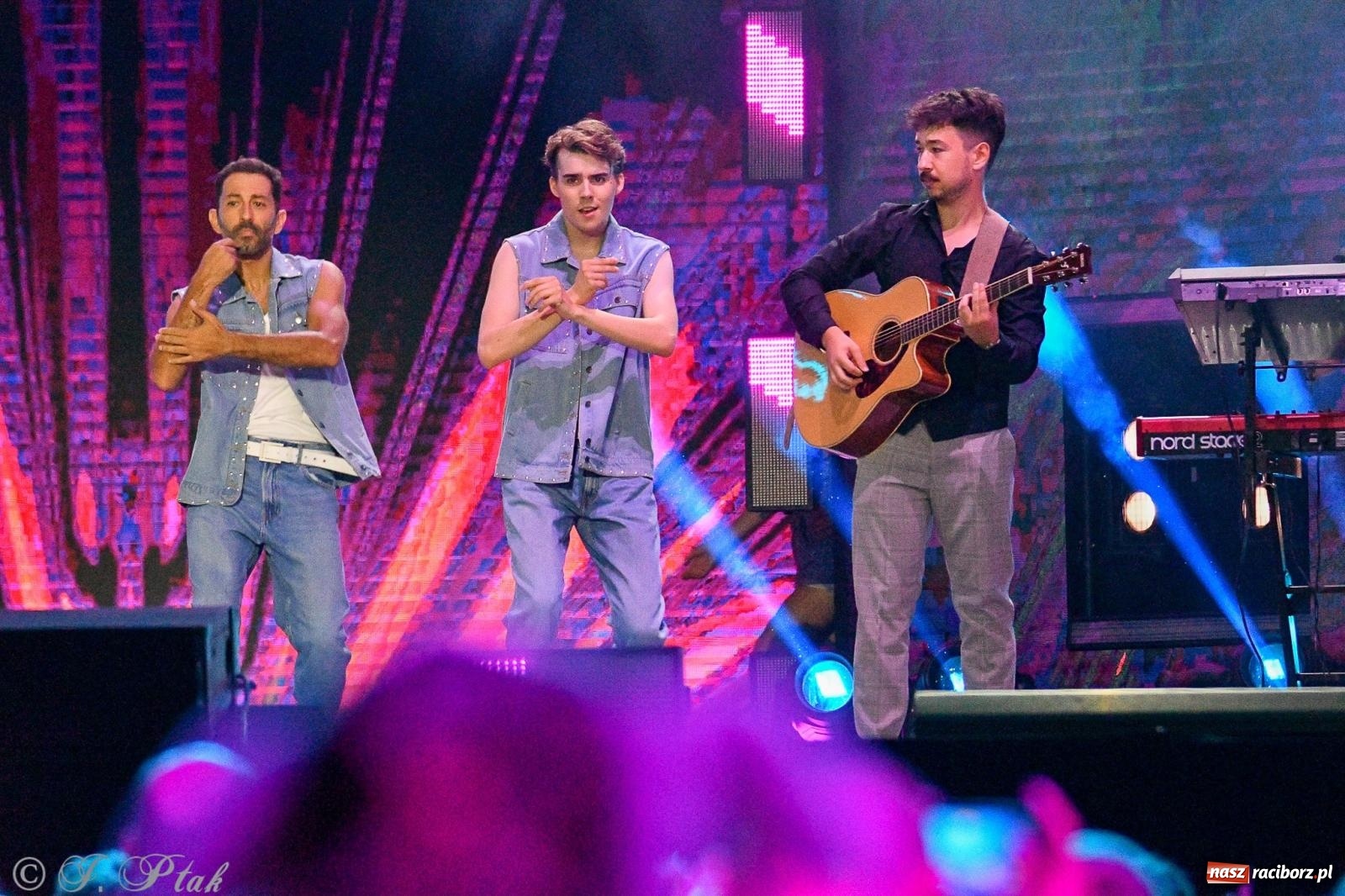 Zdjęcie w galerii na portalu naszraciborz.pl: Wielkie show Telewizji Polskiej w Raciborzu. Te gwiazdy rozgrzały publiczność wiadomości z regionu