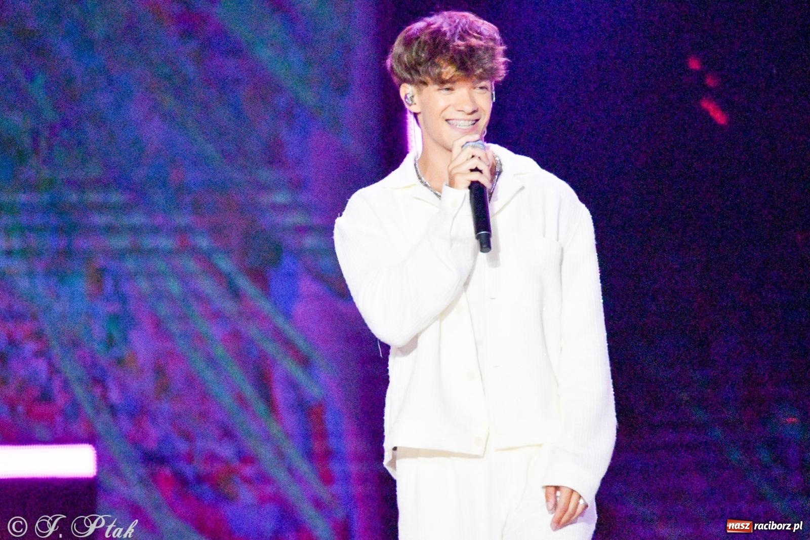Zdjęcie w galerii na portalu naszraciborz.pl: Wielkie show Telewizji Polskiej w Raciborzu. Te gwiazdy rozgrzały publiczność wiadomości z regionu