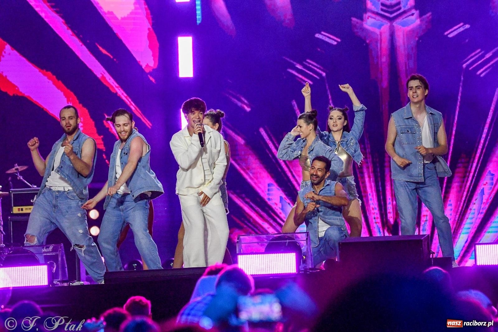 Zdjęcie w galerii na portalu naszraciborz.pl: Wielkie show Telewizji Polskiej w Raciborzu. Te gwiazdy rozgrzały publiczność wiadomości z regionu