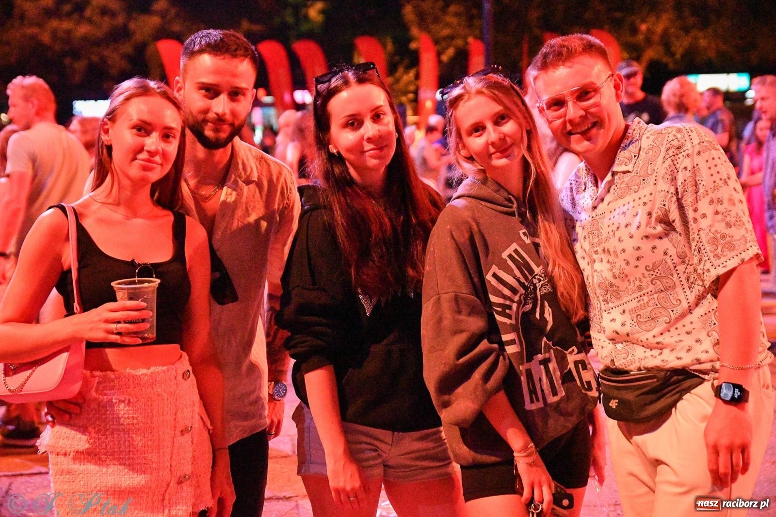 Zdjęcie w galerii na portalu naszraciborz.pl: Wielkie show Telewizji Polskiej w Raciborzu. Te gwiazdy rozgrzały publiczność wiadomości z regionu