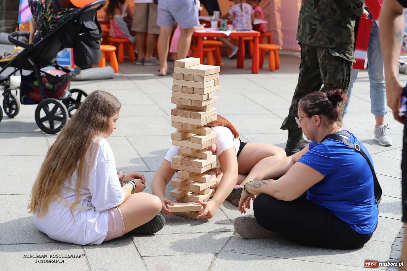 Zdjęcie w galerii na portalu naszraciborz.pl: Piknik Rodzinny Lato z Radiem w Parku im. Miasta Roth [FOTO] wiadomości z regionu