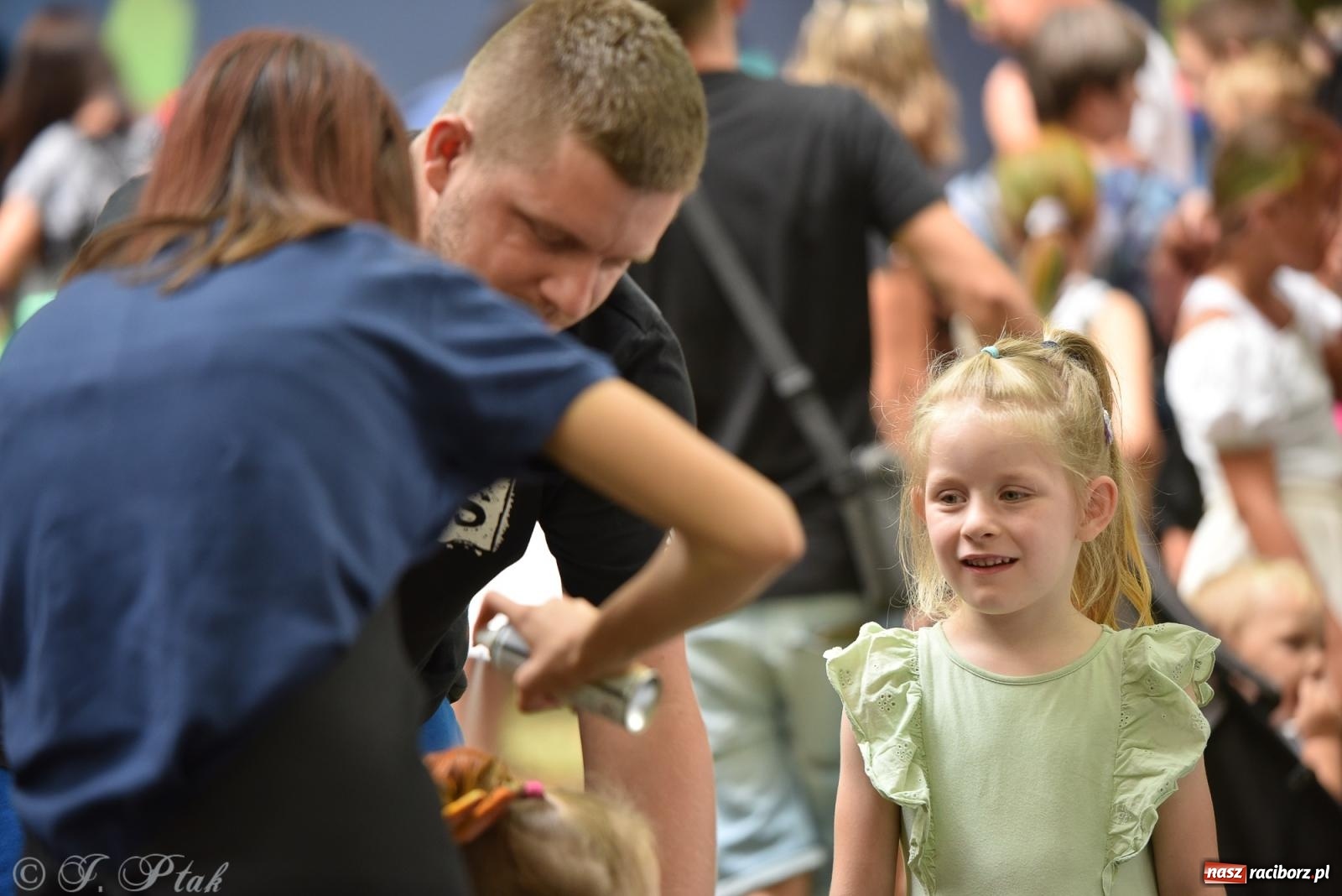 Zdjęcie w galerii na portalu naszraciborz.pl: Piknik Rodzinny Lato z Radiem w Parku im. Miasta Roth [FOTO] wiadomości z regionu