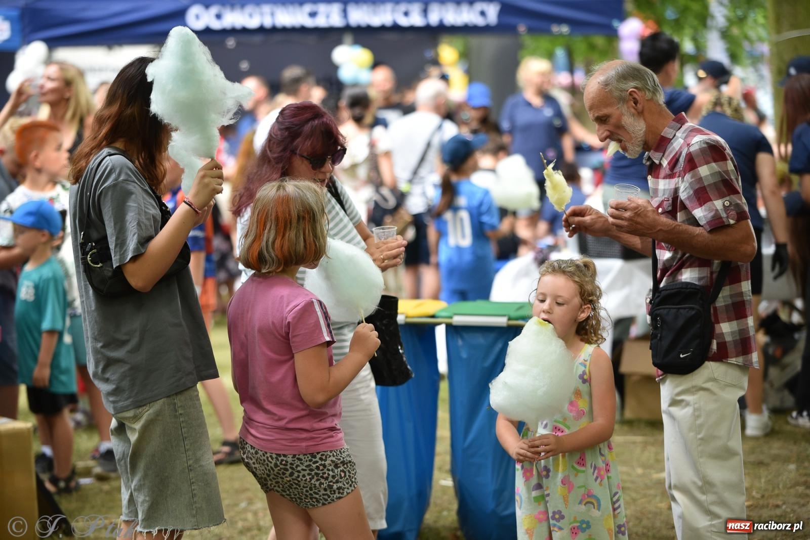 Zdjęcie w galerii na portalu naszraciborz.pl: Piknik Rodzinny Lato z Radiem w Parku im. Miasta Roth [FOTO] wiadomości z regionu