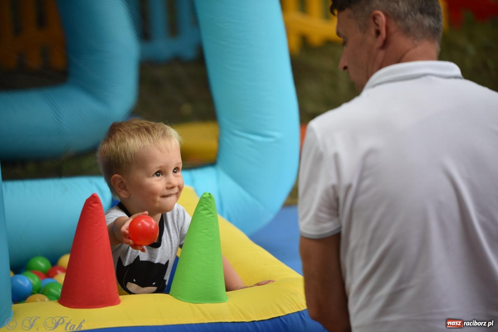 Zdjęcie w galerii na portalu naszraciborz.pl: Piknik Rodzinny Lato z Radiem w Parku im. Miasta Roth [FOTO] wiadomości z regionu