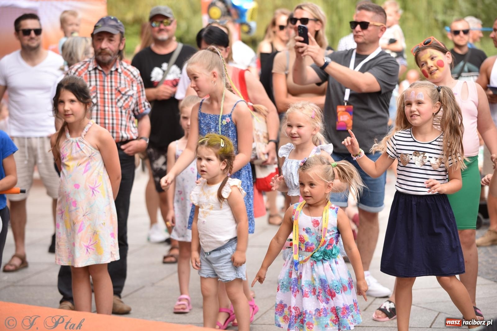 Zdjęcie w galerii na portalu naszraciborz.pl: Piknik Rodzinny Lato z Radiem w Parku im. Miasta Roth [FOTO] wiadomości z regionu