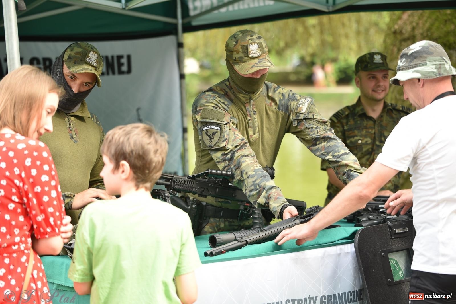Zdjęcie w galerii na portalu naszraciborz.pl: Piknik Rodzinny Lato z Radiem w Parku im. Miasta Roth [FOTO] wiadomości z regionu