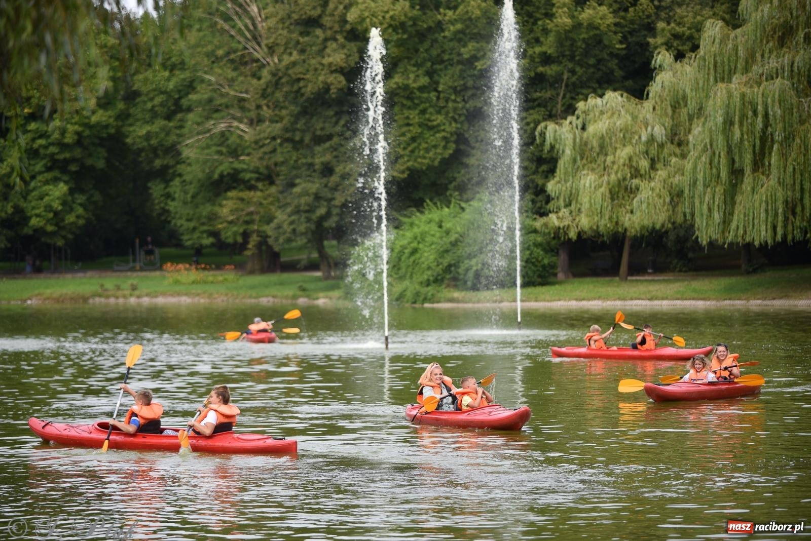 Zdjęcie w galerii na portalu naszraciborz.pl: Piknik Rodzinny Lato z Radiem w Parku im. Miasta Roth [FOTO] wiadomości z regionu