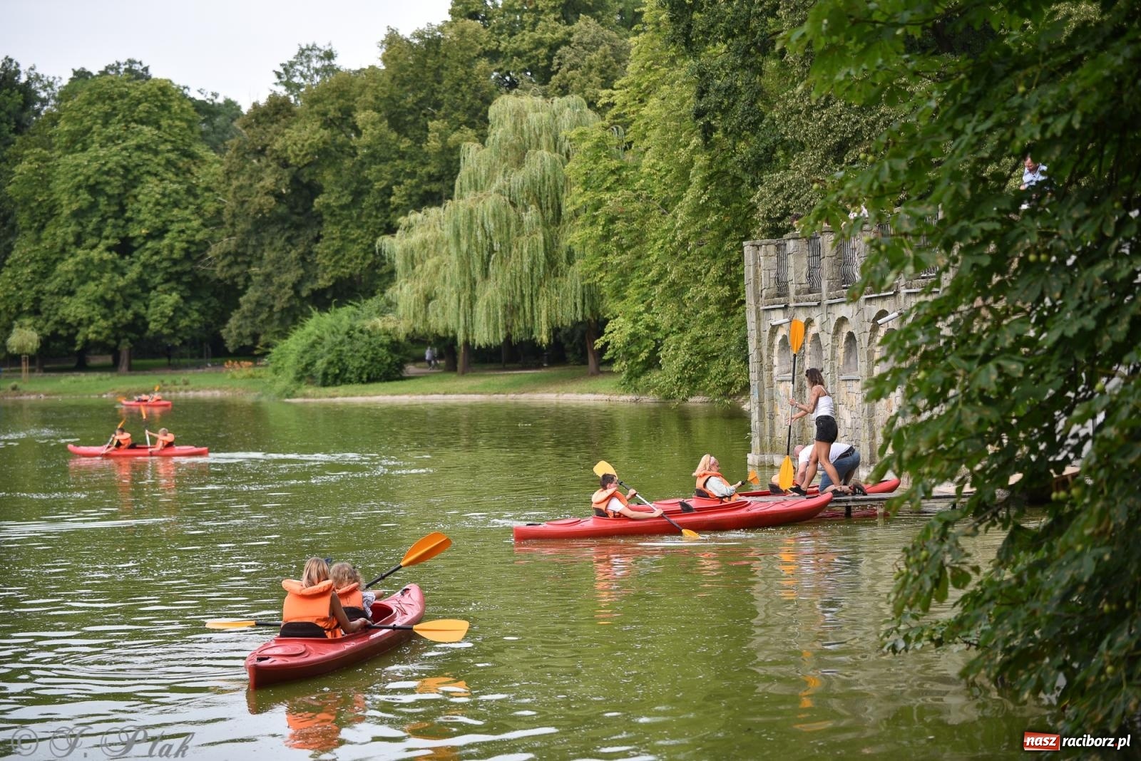 Zdjęcie w galerii na portalu naszraciborz.pl: Piknik Rodzinny Lato z Radiem w Parku im. Miasta Roth [FOTO] wiadomości z regionu