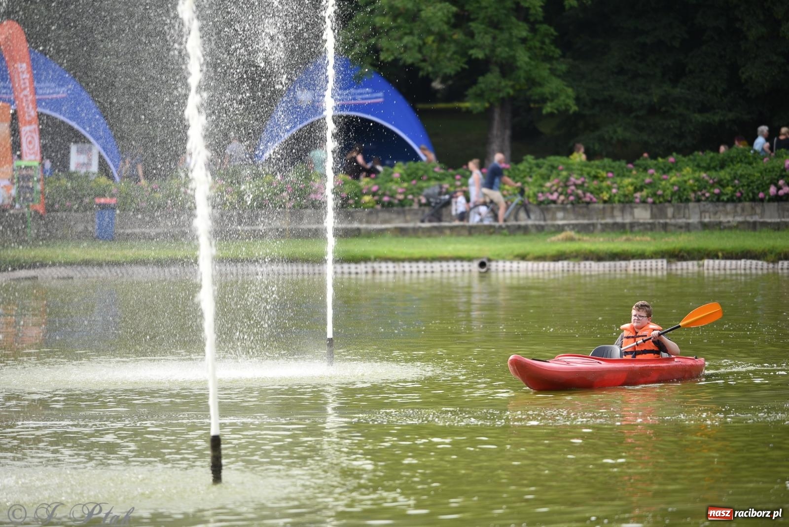 Zdjęcie w galerii na portalu naszraciborz.pl: Piknik Rodzinny Lato z Radiem w Parku im. Miasta Roth [FOTO] wiadomości z regionu