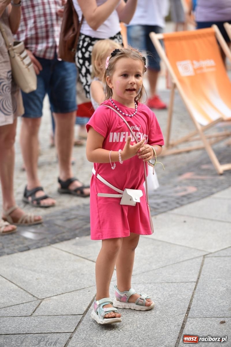 Zdjęcie w galerii na portalu naszraciborz.pl: Piknik Rodzinny Lato z Radiem w Parku im. Miasta Roth [FOTO] wiadomości z regionu