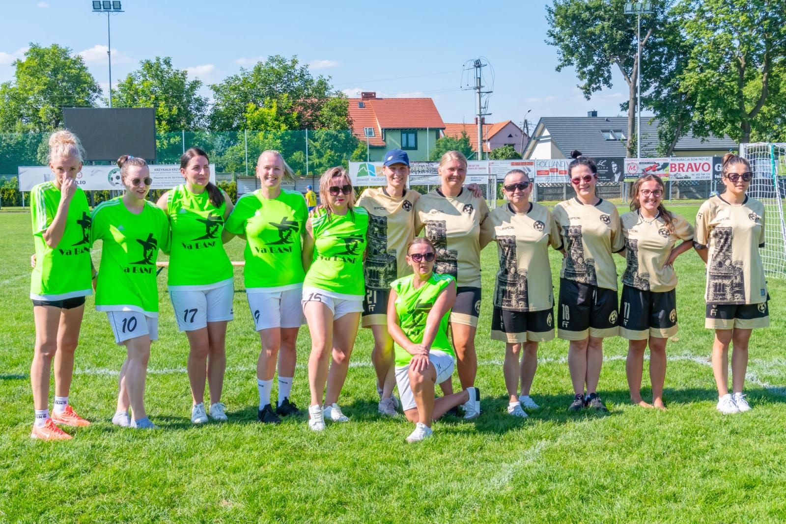 Zdjęcie w galerii na portalu naszraciborz.pl: Mamusie zagrały w siatkówkę o Puchar Sołtysa Tworkowa wiadomości z regionu