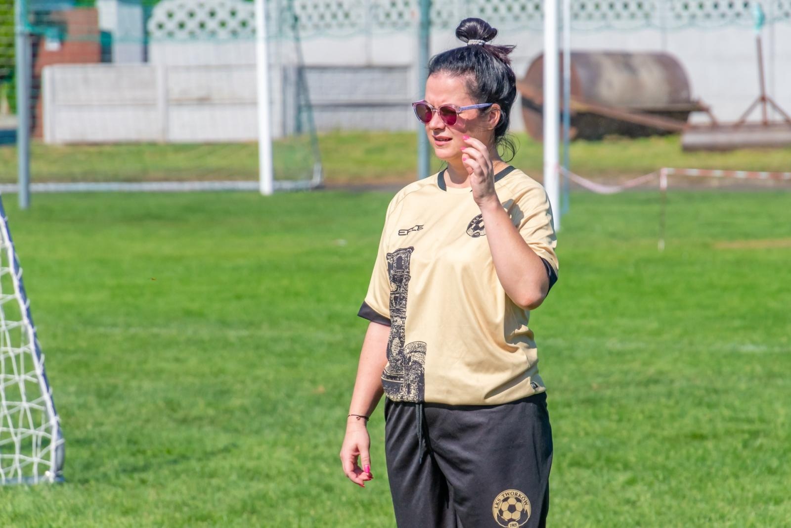 Zdjęcie w galerii na portalu naszraciborz.pl: Mamusie zagrały w siatkówkę o Puchar Sołtysa Tworkowa wiadomości z regionu