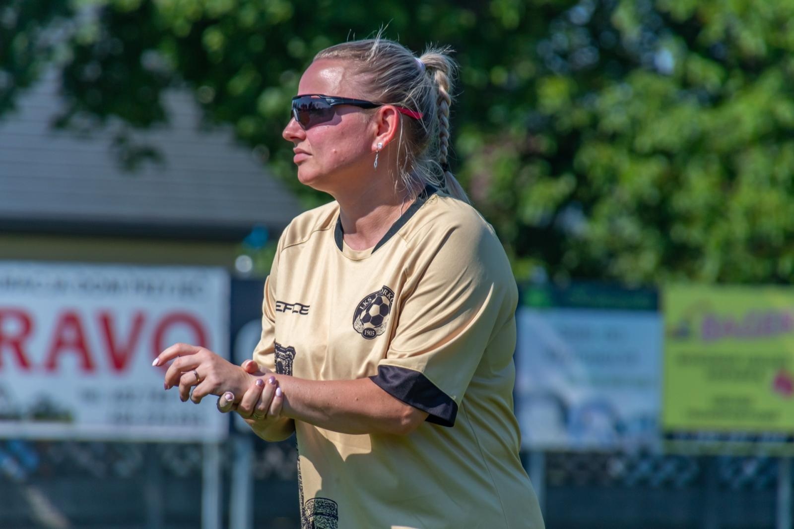 Zdjęcie w galerii na portalu naszraciborz.pl: Mamusie zagrały w siatkówkę o Puchar Sołtysa Tworkowa wiadomości z regionu