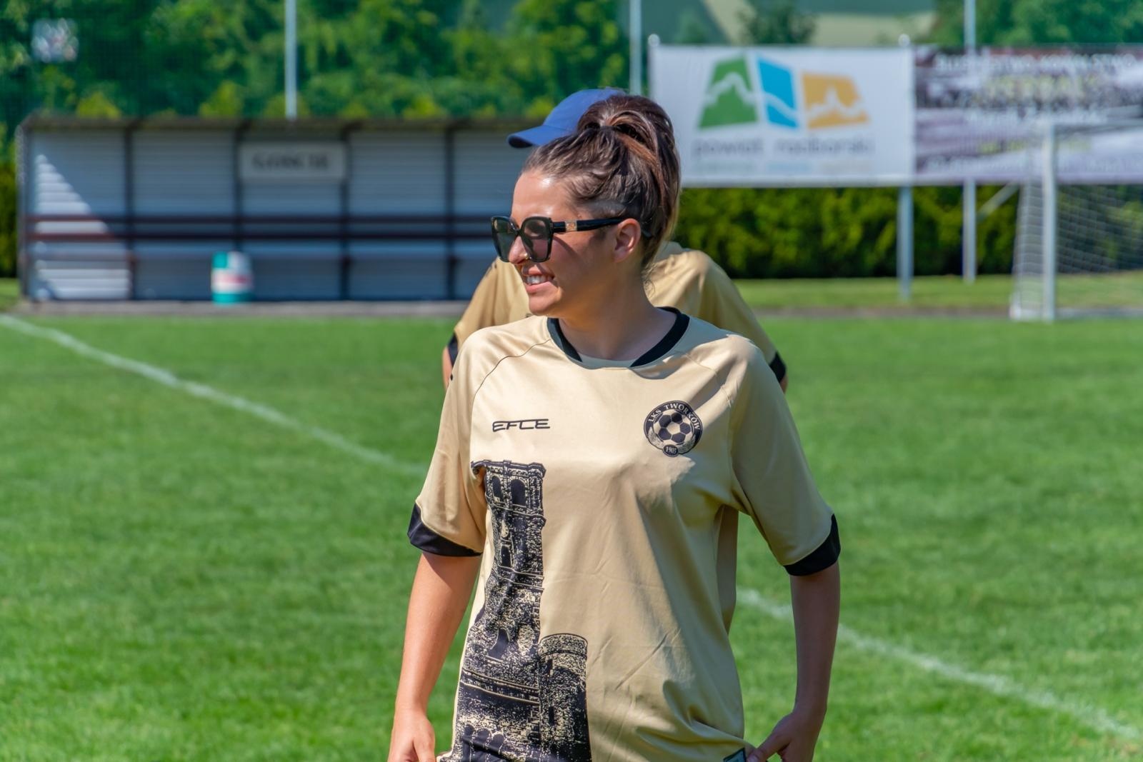 Zdjęcie w galerii na portalu naszraciborz.pl: Mamusie zagrały w siatkówkę o Puchar Sołtysa Tworkowa wiadomości z regionu