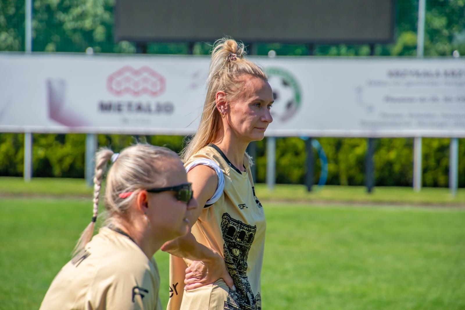 Zdjęcie w galerii na portalu naszraciborz.pl: Mamusie zagrały w siatkówkę o Puchar Sołtysa Tworkowa wiadomości z regionu