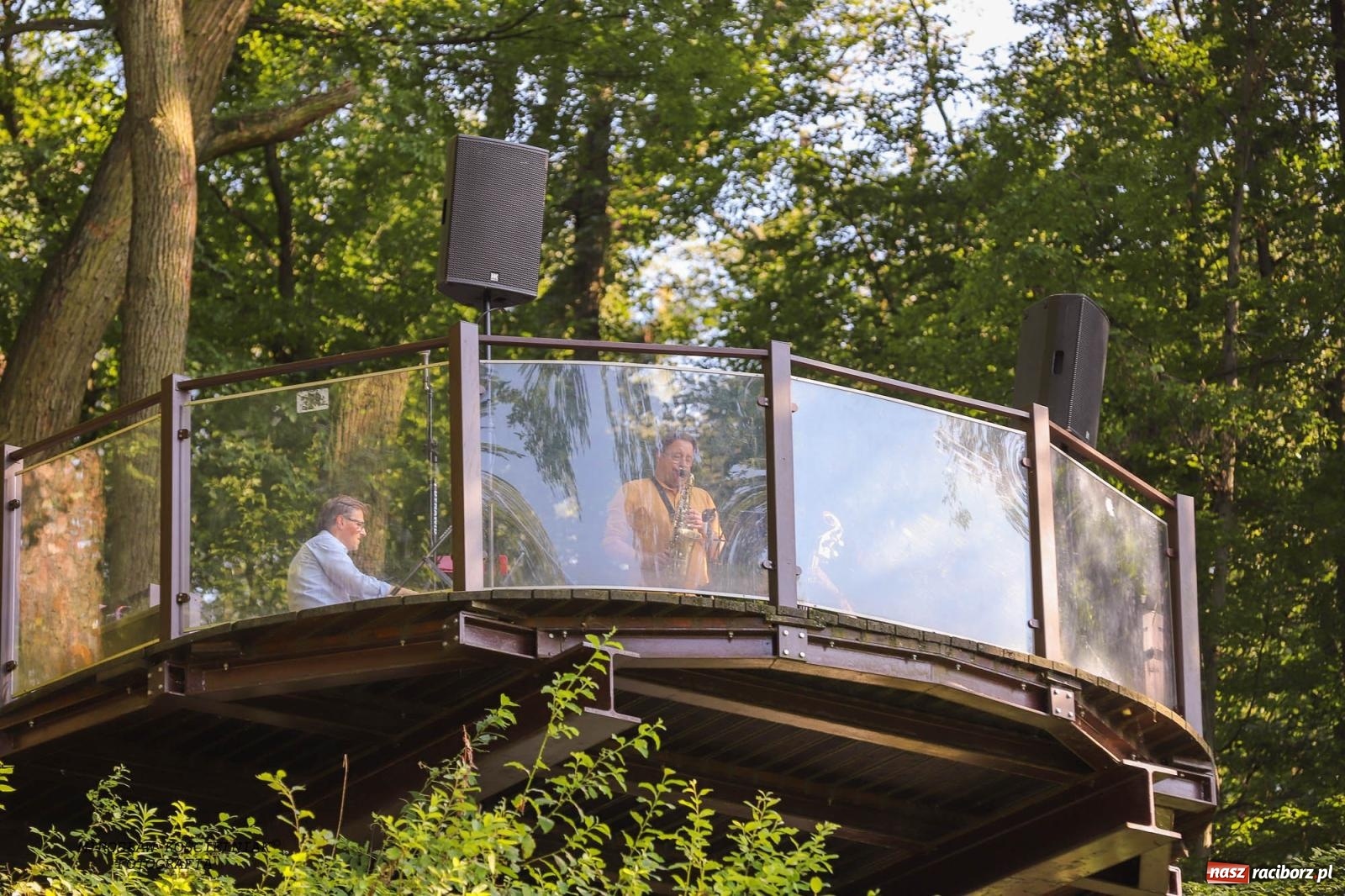 Zdjęcie w galerii na portalu naszraciborz.pl: Jazzowe klimaty w Zaczarowanym Ogrodzie wiadomości z regionu