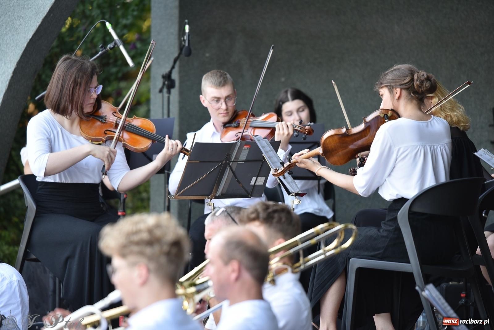 Zdjęcie w galerii na portalu naszraciborz.pl: Kolejny letni koncert RCK w Parku Roth. Muzyka filmowa w orkiestrowym wydaniu wiadomości z regionu