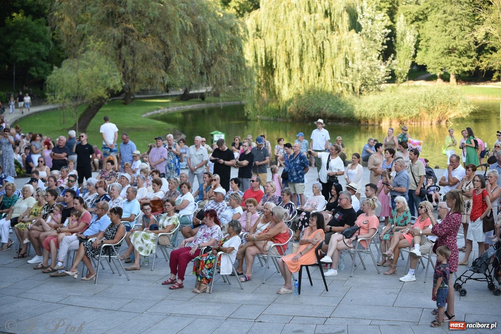 Zdjęcie w galerii na portalu naszraciborz.pl: Kolejny letni koncert RCK w Parku Roth. Muzyka filmowa w orkiestrowym wydaniu wiadomości z regionu