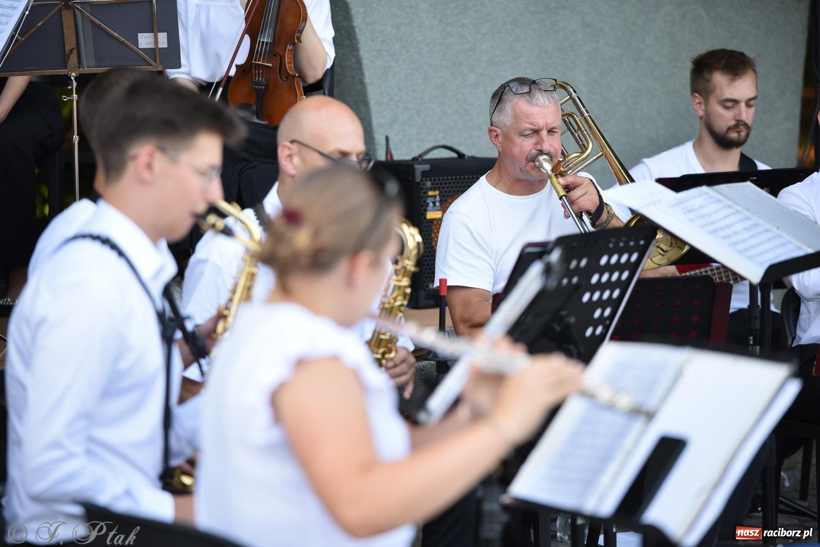 Zdjęcie w galerii na portalu naszraciborz.pl: Kolejny letni koncert RCK w Parku Roth. Muzyka filmowa w orkiestrowym wydaniu wiadomości z regionu