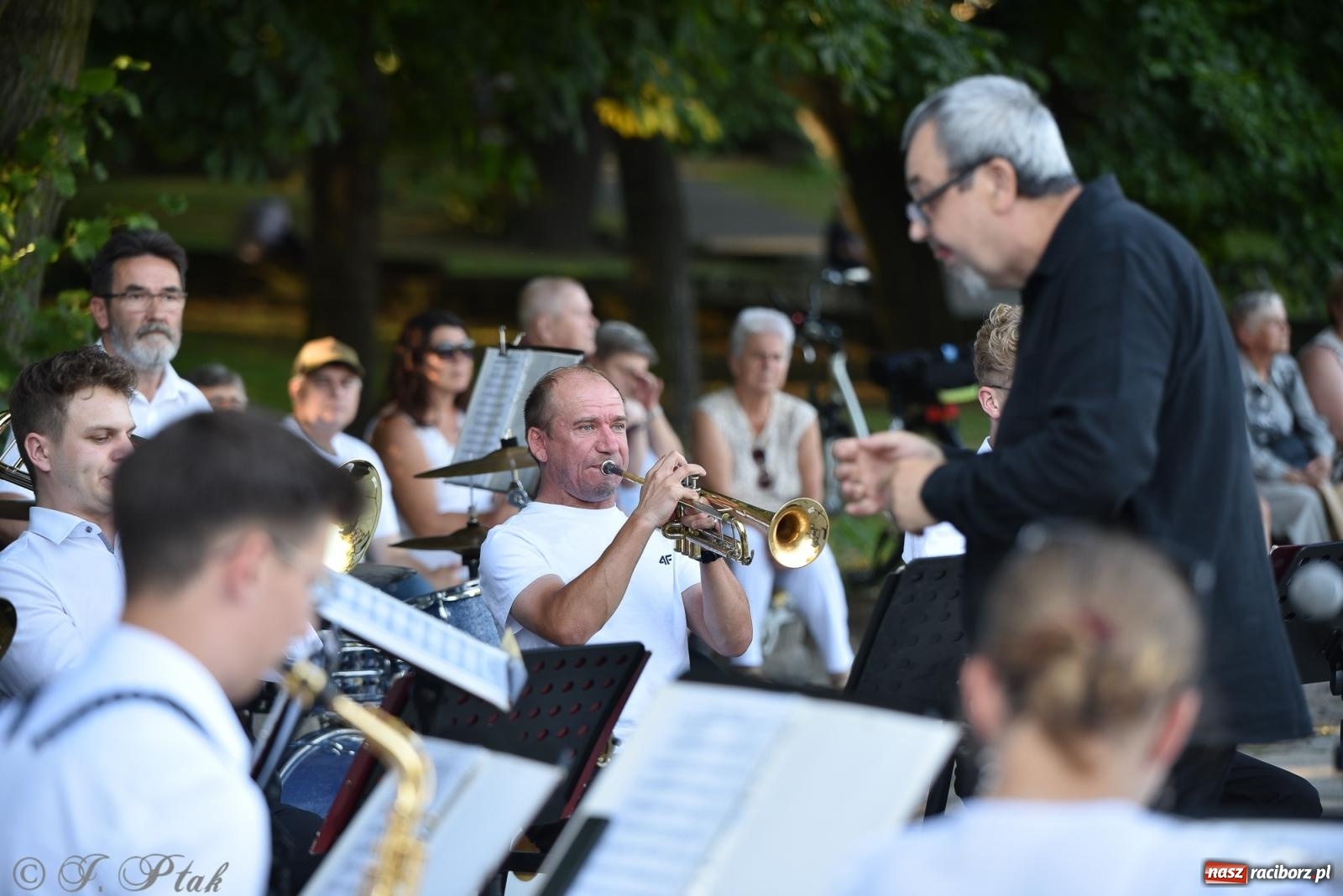 Zdjęcie w galerii na portalu naszraciborz.pl: Kolejny letni koncert RCK w Parku Roth. Muzyka filmowa w orkiestrowym wydaniu wiadomości z regionu