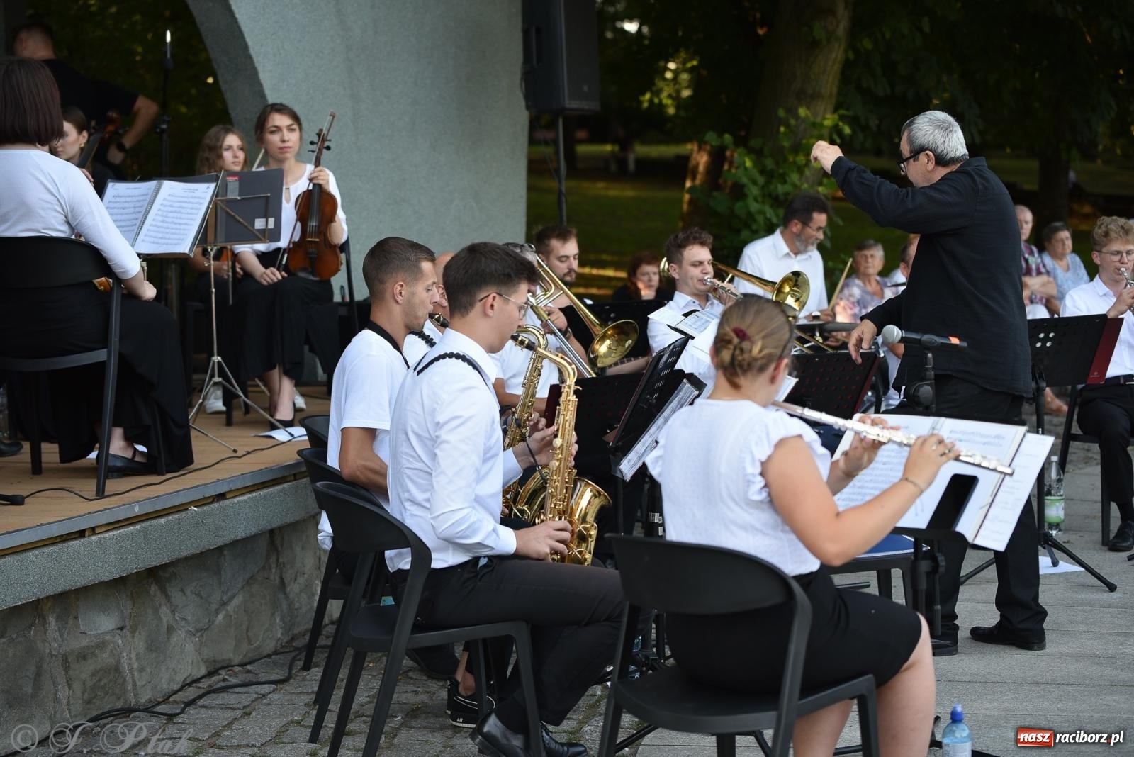 Zdjęcie w galerii na portalu naszraciborz.pl: Kolejny letni koncert RCK w Parku Roth. Muzyka filmowa w orkiestrowym wydaniu wiadomości z regionu