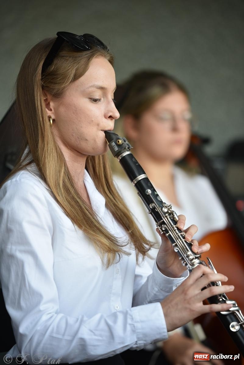 Zdjęcie w galerii na portalu naszraciborz.pl: Kolejny letni koncert RCK w Parku Roth. Muzyka filmowa w orkiestrowym wydaniu wiadomości z regionu