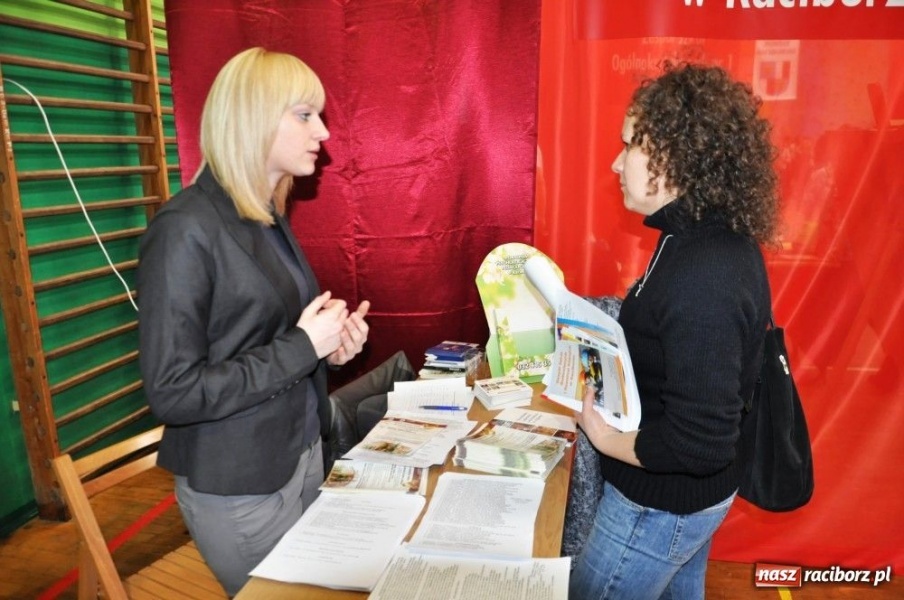 Zdjęcie w galerii na portalu naszraciborz.pl: Szkoły walczą o gimnazjalistów wiadomości z regionu