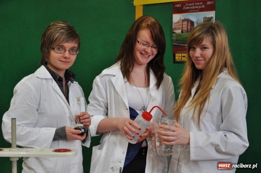 Zdjęcie w galerii na portalu naszraciborz.pl: Szkoły walczą o gimnazjalistów wiadomości z regionu