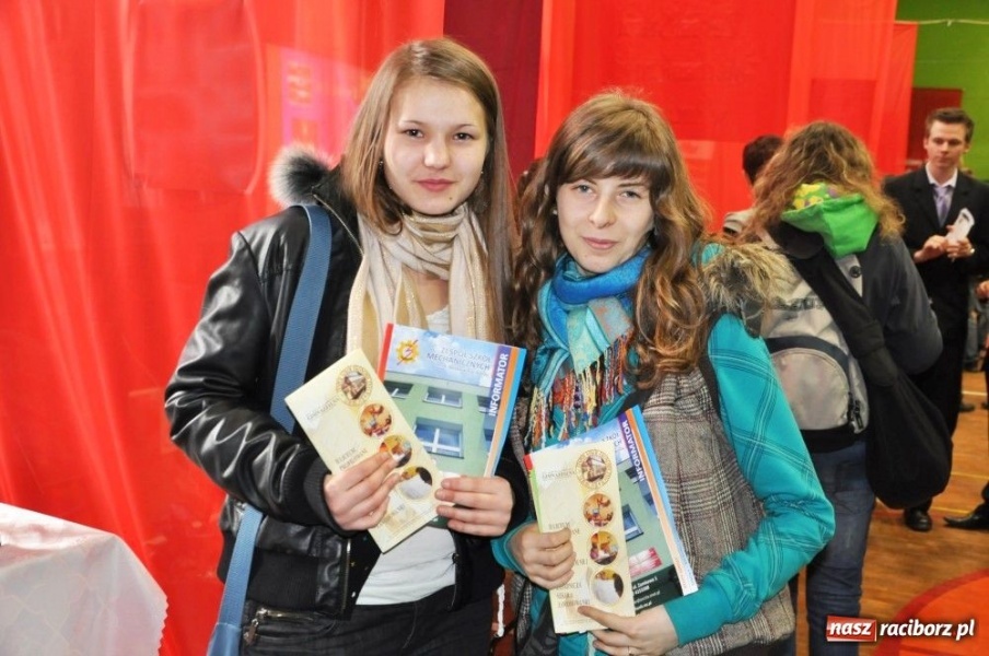 Zdjęcie w galerii na portalu naszraciborz.pl: Szkoły walczą o gimnazjalistów wiadomości z regionu