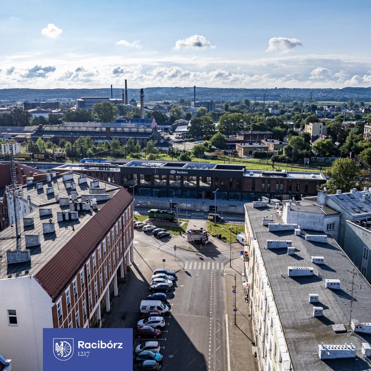Zdjęcie w galerii na portalu naszraciborz.pl: Pół tysiąca roślin i niebieski bruk. Remont dworca na finiszu [FOTO] wiadomości z regionu