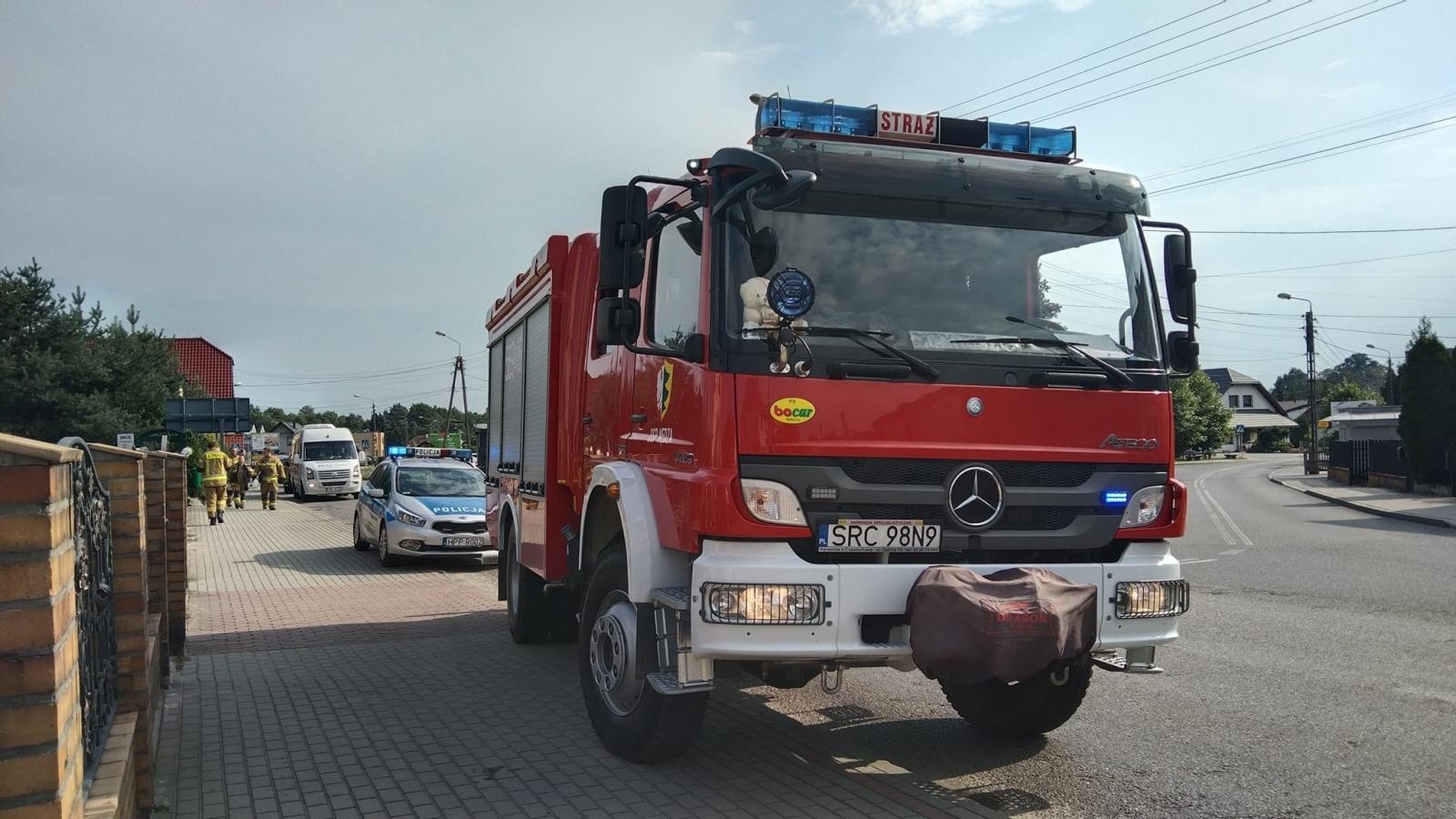 Zdjęcie w galerii na portalu naszraciborz.pl: Strażacy wezwani do palącego się znicza wiadomości z regionu