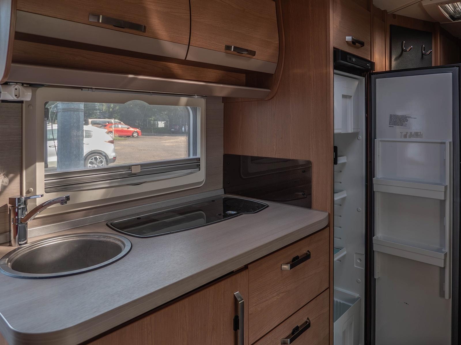 Zdjęcie w galerii na portalu naszraciborz.pl: Wakacyjny zestaw od urzędu skarbowego: SUV plus przyczepa kempingowa wiadomości z regionu