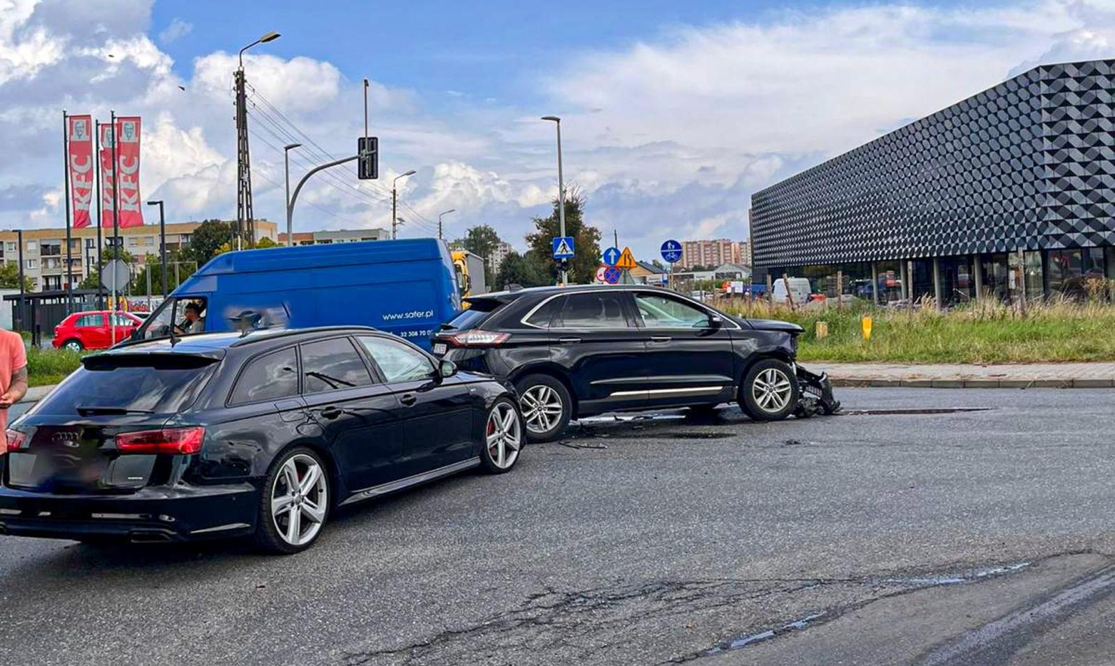 Zdjęcie w galerii na portalu naszraciborz.pl: Ford i audi zderzyły się na mycie. Sprawca nie dostosował się do sygnalizacji wiadomości z regionu