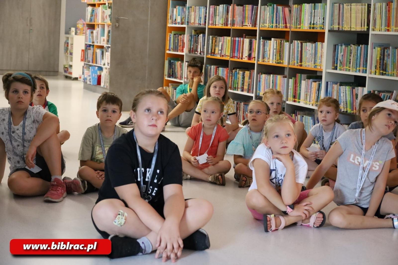 Zdjęcie w galerii na portalu naszraciborz.pl: Lato z biblioteką: Maskotki olimpijskie. Od Paloma de la Paz do Viniciusa wiadomości z regionu
