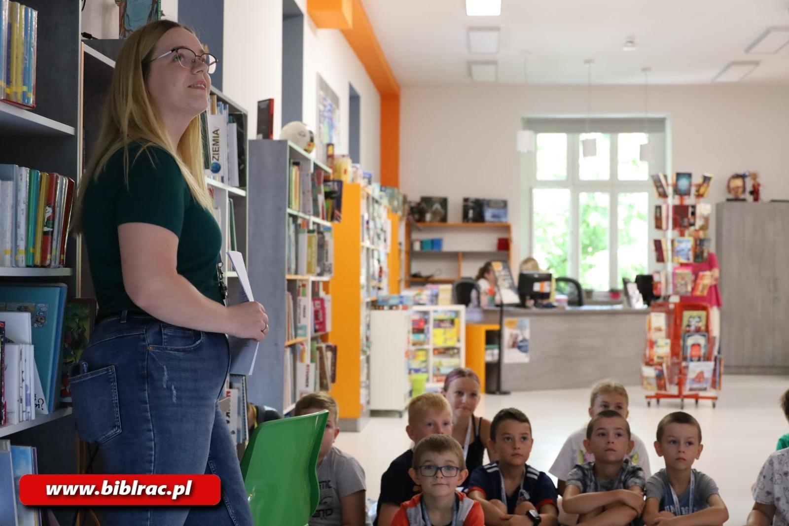 Zdjęcie w galerii na portalu naszraciborz.pl: Lato z biblioteką: Maskotki olimpijskie. Od Paloma de la Paz do Viniciusa wiadomości z regionu